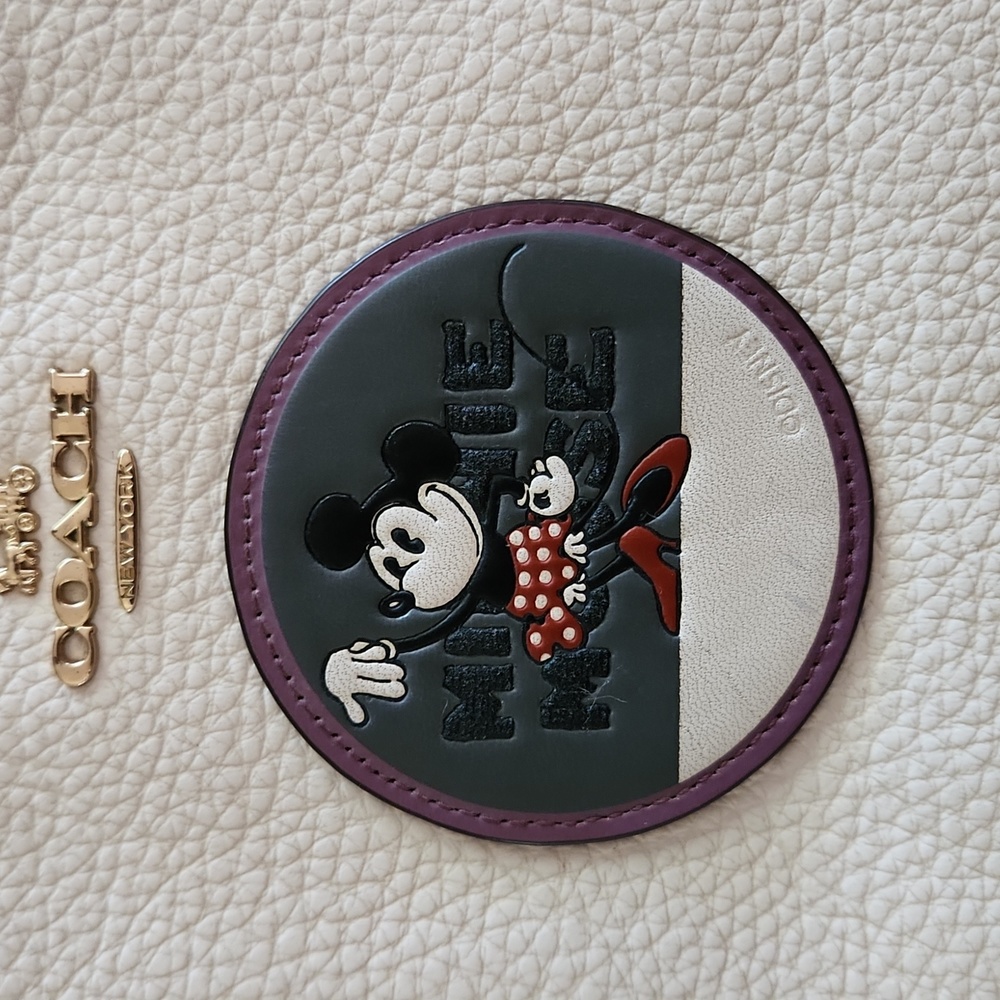 Adorable Coach Disney X Minnie Mouse Cream Wristlet ❤️🐭 - Picture 2 of 12